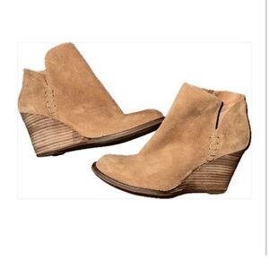 Lucky Brand Suede ankle boots women's size 7.5